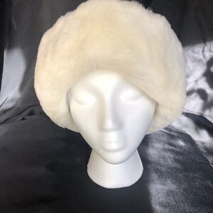 Australian Sheepskin White Vintage Hat Forever Collectibles Fur Hat - very warm!